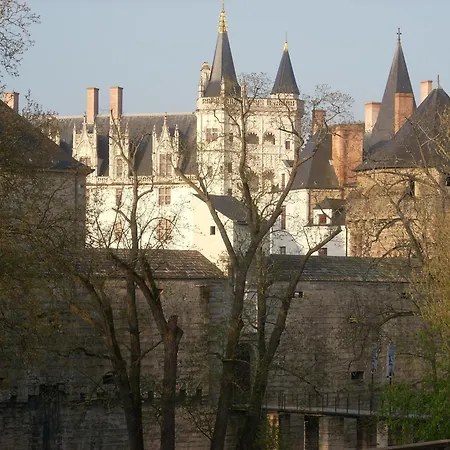 Du Chateau Нант