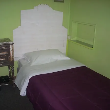 Du Chateau 2* Nantes