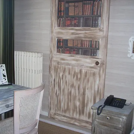 Du Chateau Отель Нант