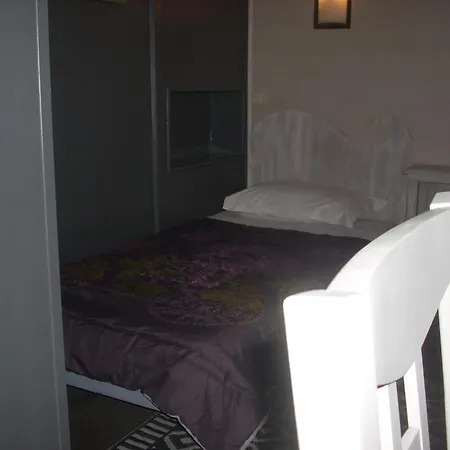 Du Chateau Hotel 2*