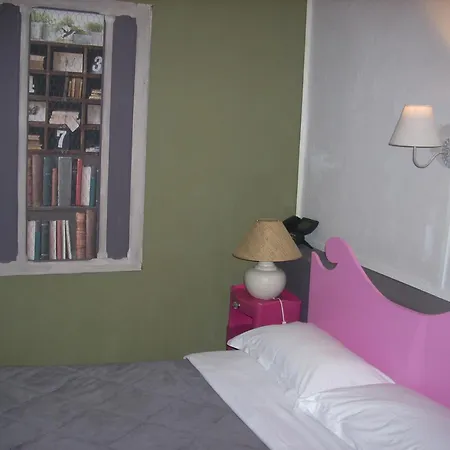 Du Chateau מלון 2*