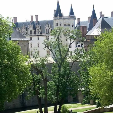 Du Chateau 2* Nantes